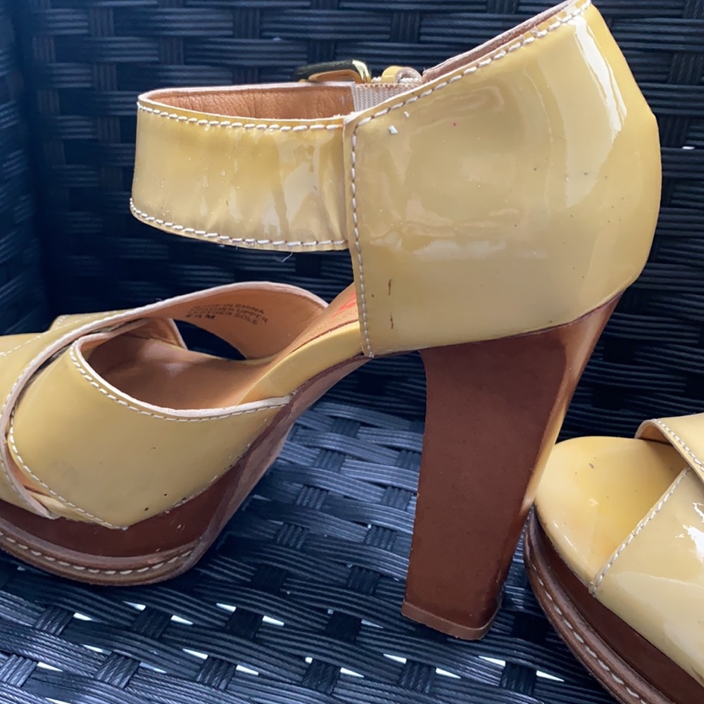 Nude‎ patent leather Michael Kors platform heels - Picture 8 of 8